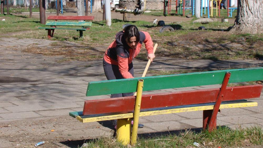 Жители микрорайона поддержали инициативу общегородского субботника