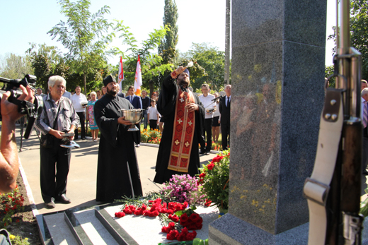 Открыт монумент Партизанская слава