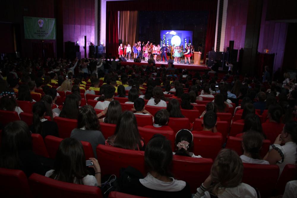 Финал Чемпионата среди школьных команд КВН на «Кубок мэра»