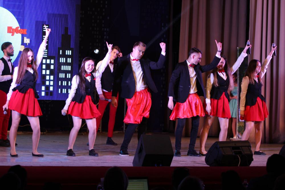 Финал Чемпионата среди школьных команд КВН на «Кубок мэра»